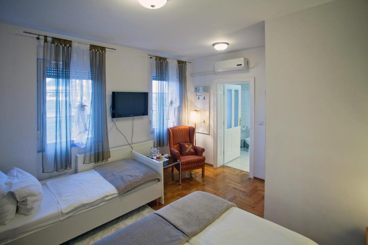 Vila Rosa Vukovar Bed & Breakfast Eksteriør bilde